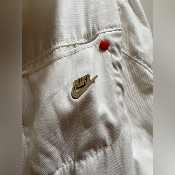 Nike Soft White Running Jacket - Picture 7 of 9